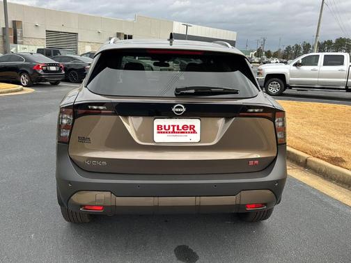 2026 Nissan Kicks SR