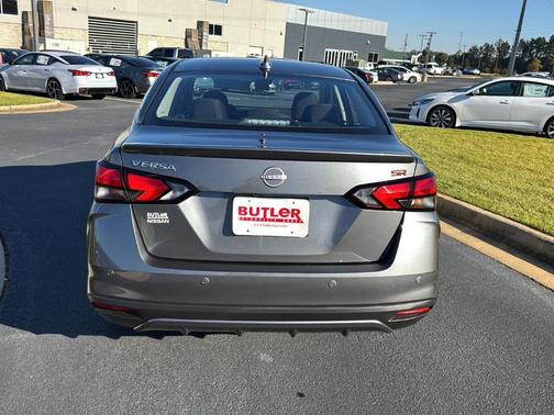 2025 Nissan Versa 1.6 SR