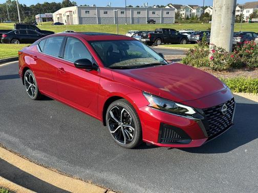 2025 Nissan Altima SR