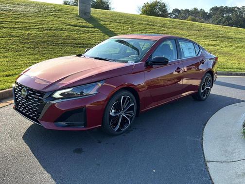 2025 Nissan Altima SR