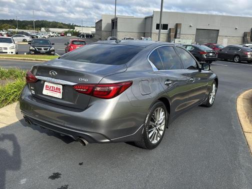 2022 INFINITI Q50 LUXE