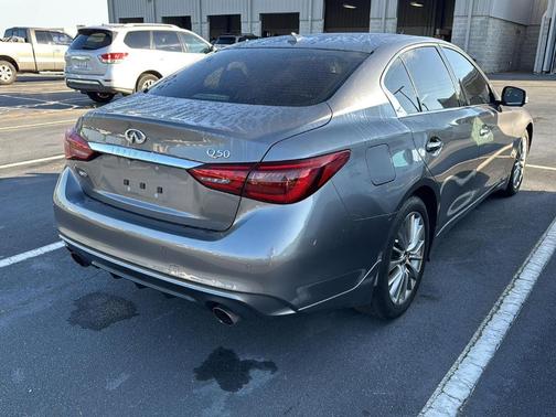 2022 INFINITI Q50 LUXE