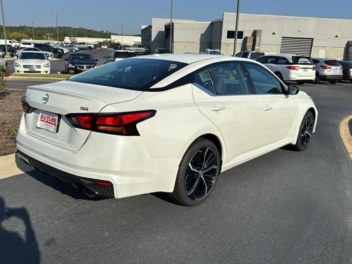 2025 Nissan Altima SR