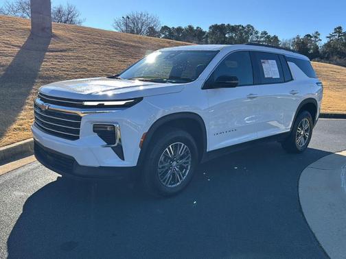 2025 Chevrolet Traverse LT