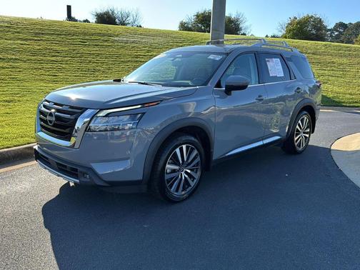 2022 Nissan Pathfinder Platinum