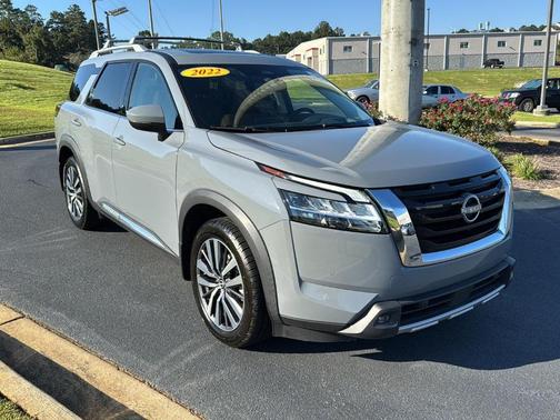 2022 Nissan Pathfinder Platinum