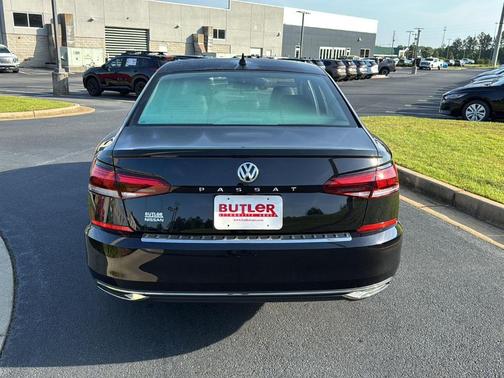 2022 Volkswagen Passat 2.0T SE