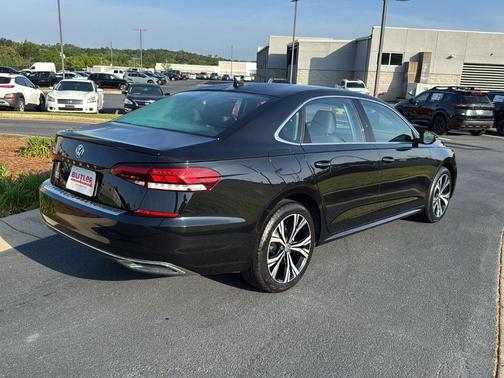 2022 Volkswagen Passat 2.0T SE