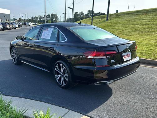 2022 Volkswagen Passat 2.0T SE
