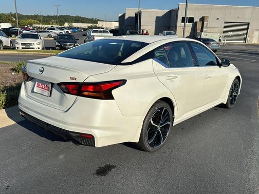 2025 Nissan Altima SR