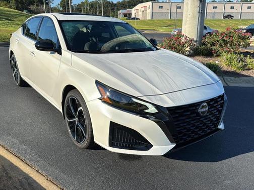 2025 Nissan Altima SR