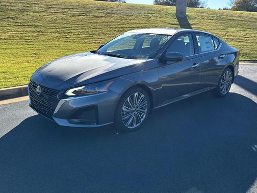 2025 Nissan Altima SL