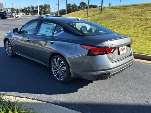 2025 Nissan Altima SL