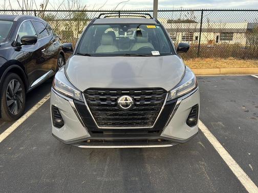 2021 Nissan Kicks SR