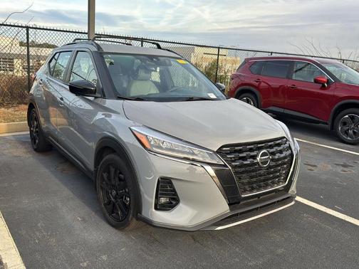 2021 Nissan Kicks SR