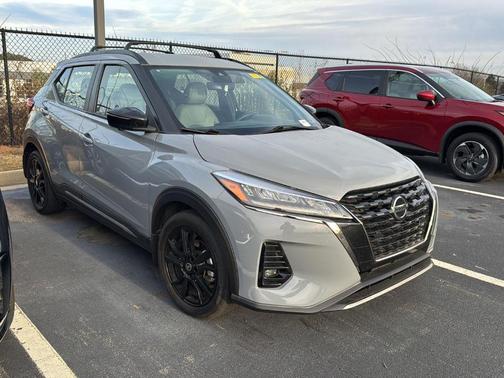 2021 Nissan Kicks SR