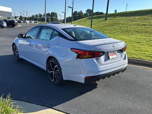 2025 Nissan Altima SR