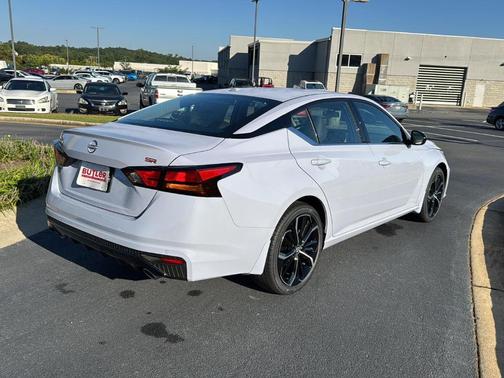 2025 Nissan Altima SR