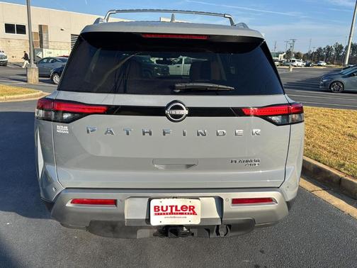 2024 Nissan Pathfinder Platinum
