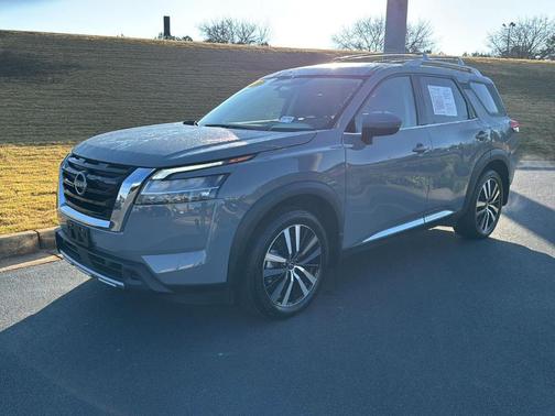 2024 Nissan Pathfinder Platinum