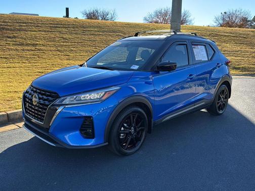 2022 Nissan Kicks SR