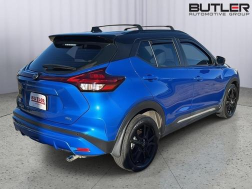 2022 Nissan Kicks SR