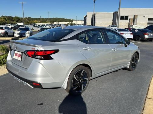 2025 Nissan Versa 1.6 SR