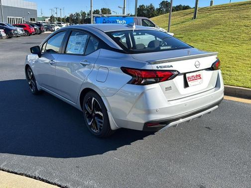 2025 Nissan Versa 1.6 SR