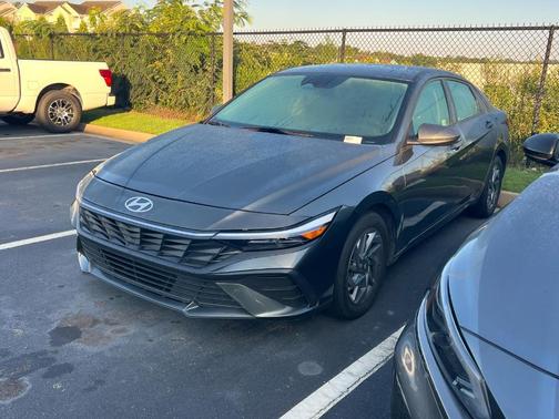 2024 Hyundai ELANTRA SEL