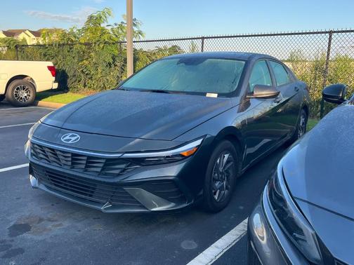 2024 Hyundai ELANTRA SEL