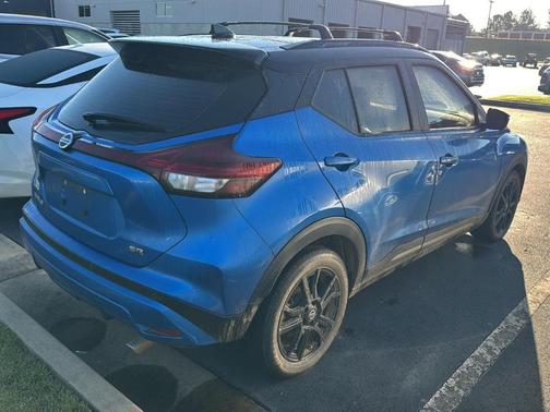 2021 Nissan Kicks SR
