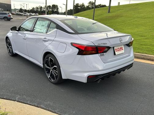 2025 Nissan Altima SR