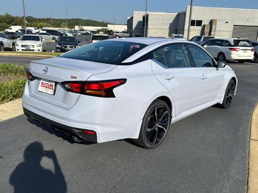 2025 Nissan Altima SR