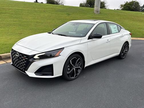 2025 Nissan Altima SR