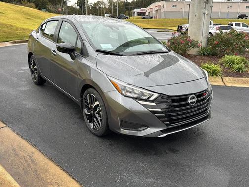 2025 Nissan Versa 1.6 SR