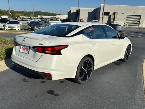 2025 Nissan Altima SR