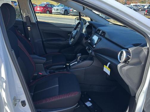 2025 Nissan Versa 1.6 SR