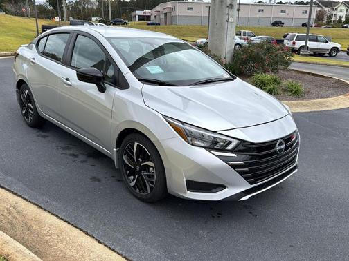 2025 Nissan Versa 1.6 SR