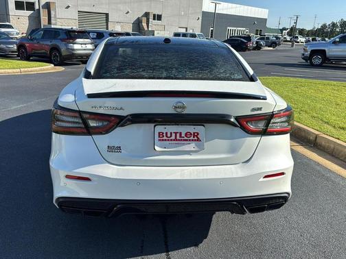 2021 Nissan Maxima SR