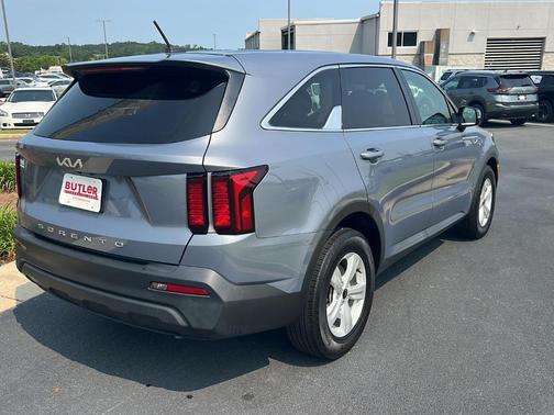 2022 Kia Sorento LX