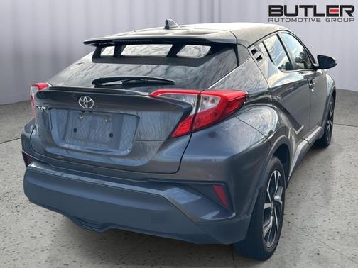 2022 Toyota C-HR XLE