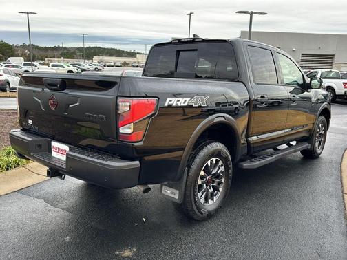 2024 Nissan Titan PRO-4X