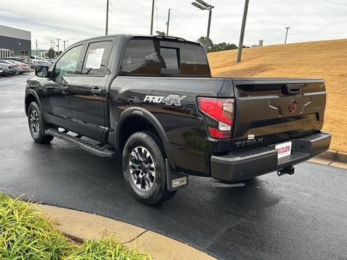 2024 Nissan Titan PRO-4X