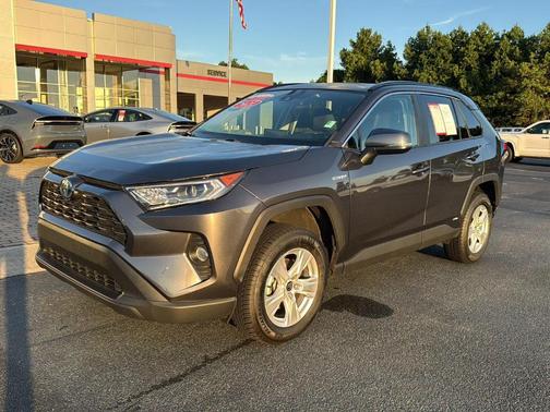 2021 Toyota RAV4 Hybrid XLE