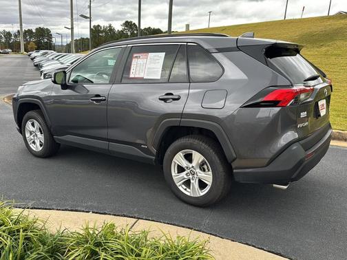 2021 Toyota RAV4 Hybrid XLE