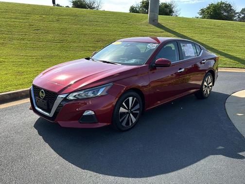 2022 Nissan Altima 2.5 SV