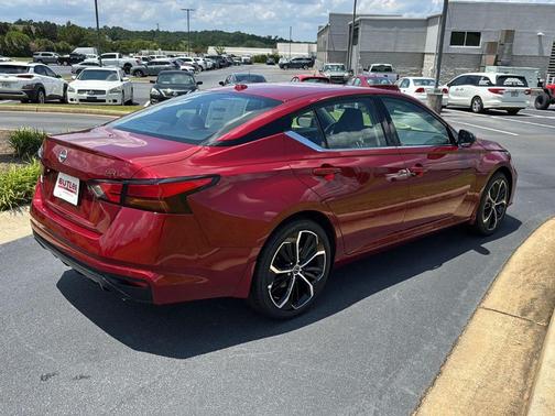 2025 Nissan Altima SR