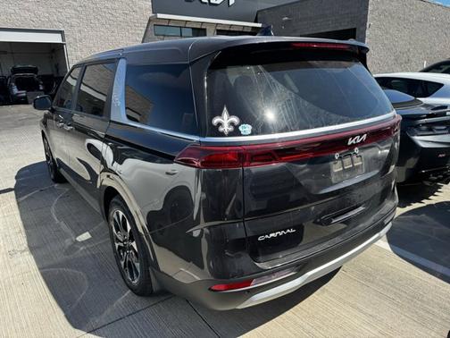 2024 Kia Carnival EX