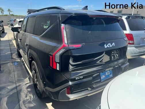 Aurora Black Pearl 2024 Kia EV9 GT-Line