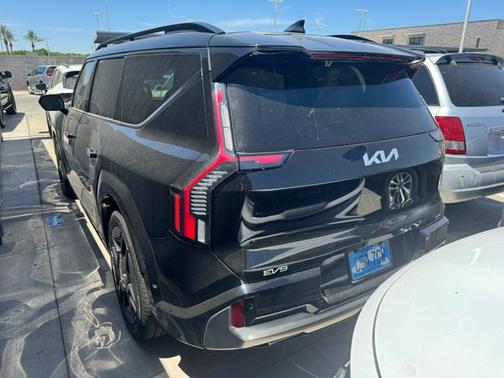Aurora Black Pearl 2024 Kia EV9 GT-Line
